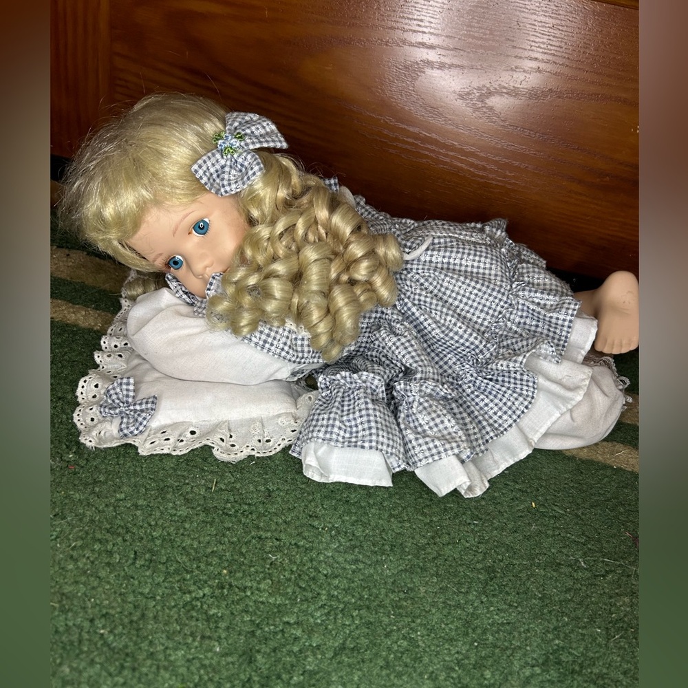 Unique 1-5000 Porcelain Doll